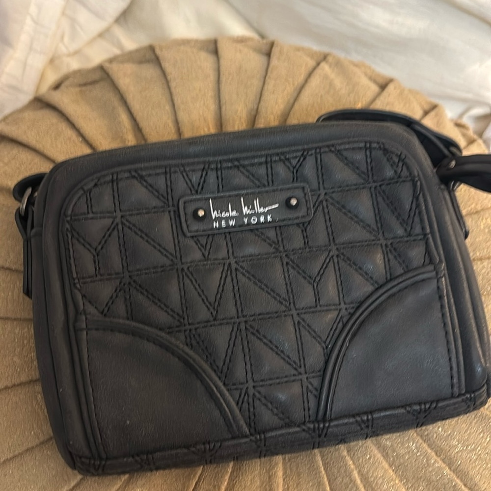 Nicole Miller Black Quilted Crossbody Bag Adjustable Strap‎ Everyday Travel